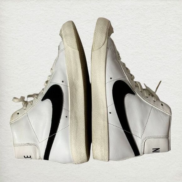 Nike Blazer Mid '77 Women’s Sneakers White/Black Size 7 Activewear Workout Gym - Picture 3 of 9